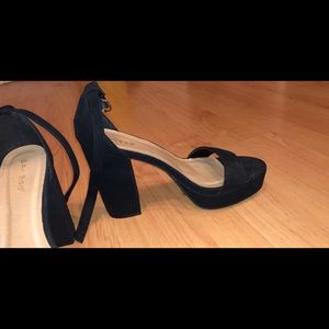 SEXY SUPER COMFY HEELS